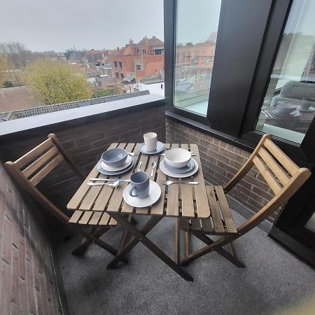 Gezellig Appartement In Brugge, Nabij Damme. Bagian luar foto