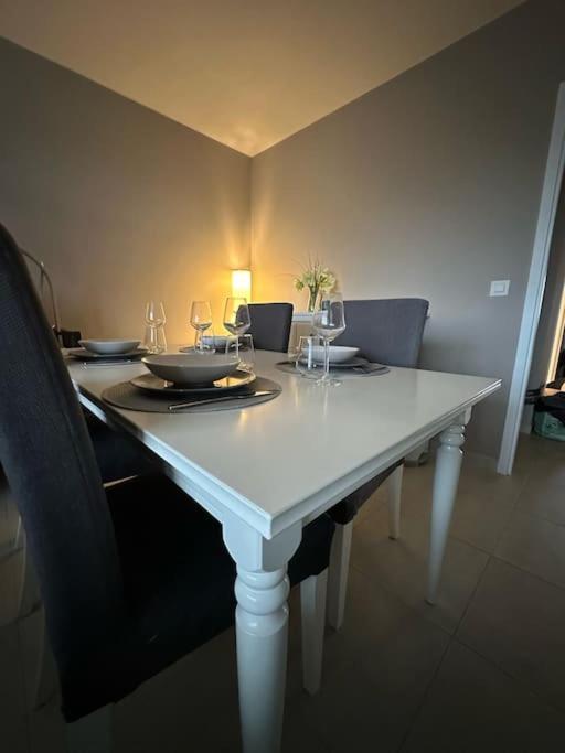 Gezellig Appartement In Brugge, Nabij Damme. Bagian luar foto