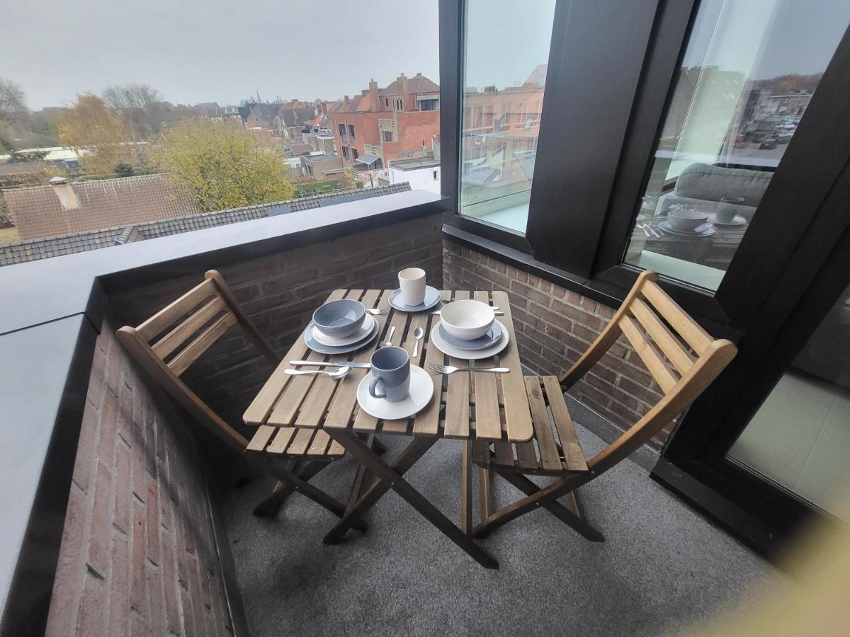 Gezellig Appartement In Brugge, Nabij Damme. Bagian luar foto