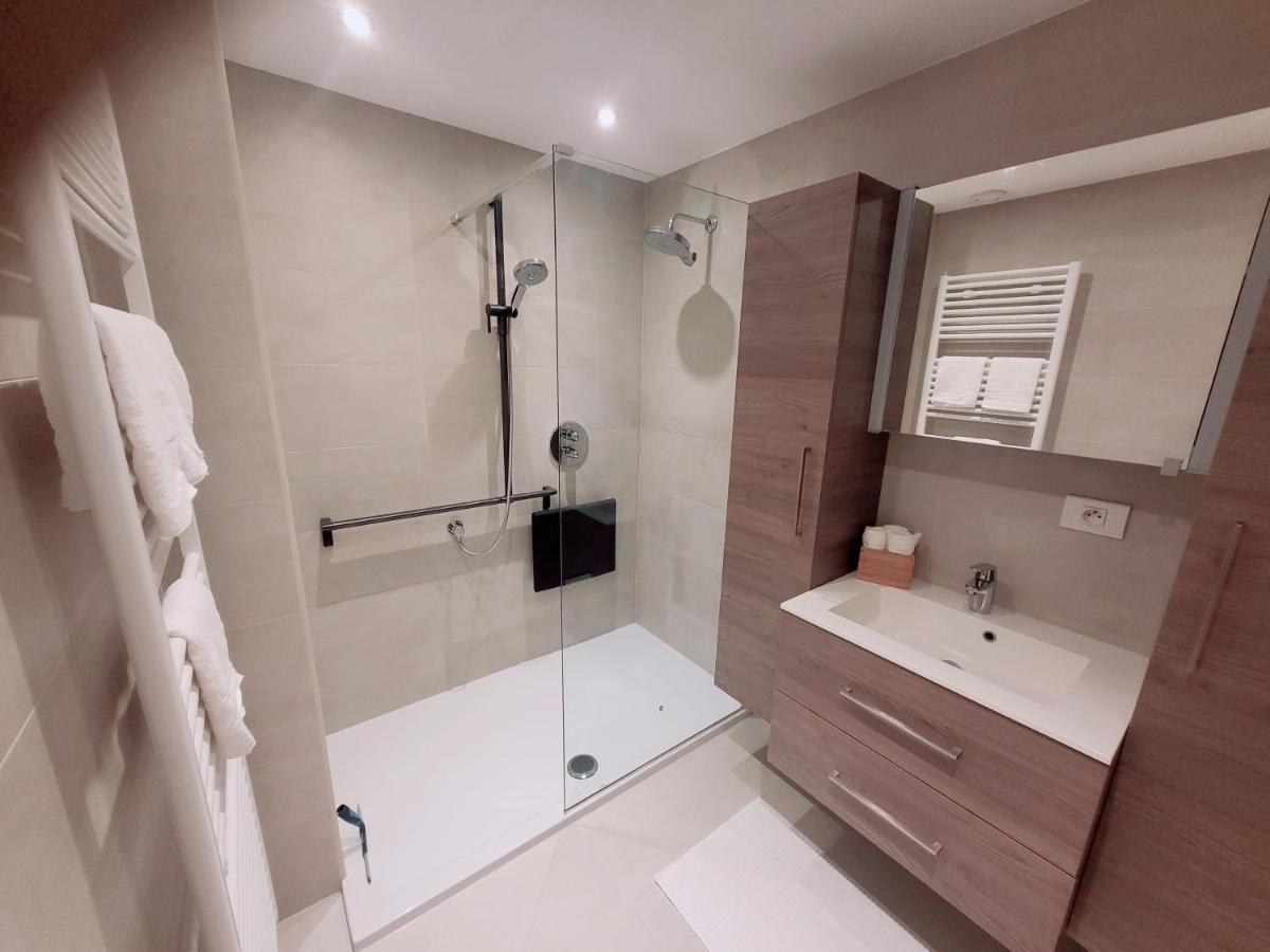 Gezellig Appartement In Brugge, Nabij Damme. Bagian luar foto